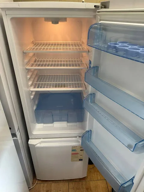 Холодильник Beko 168см - Освещение в Ижевск