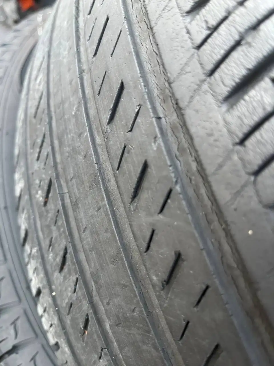 Шины Kumho Crugen Premium KL33 225/55 R18 с заплатками - Шины и диски (Запчасти) в Ижевск