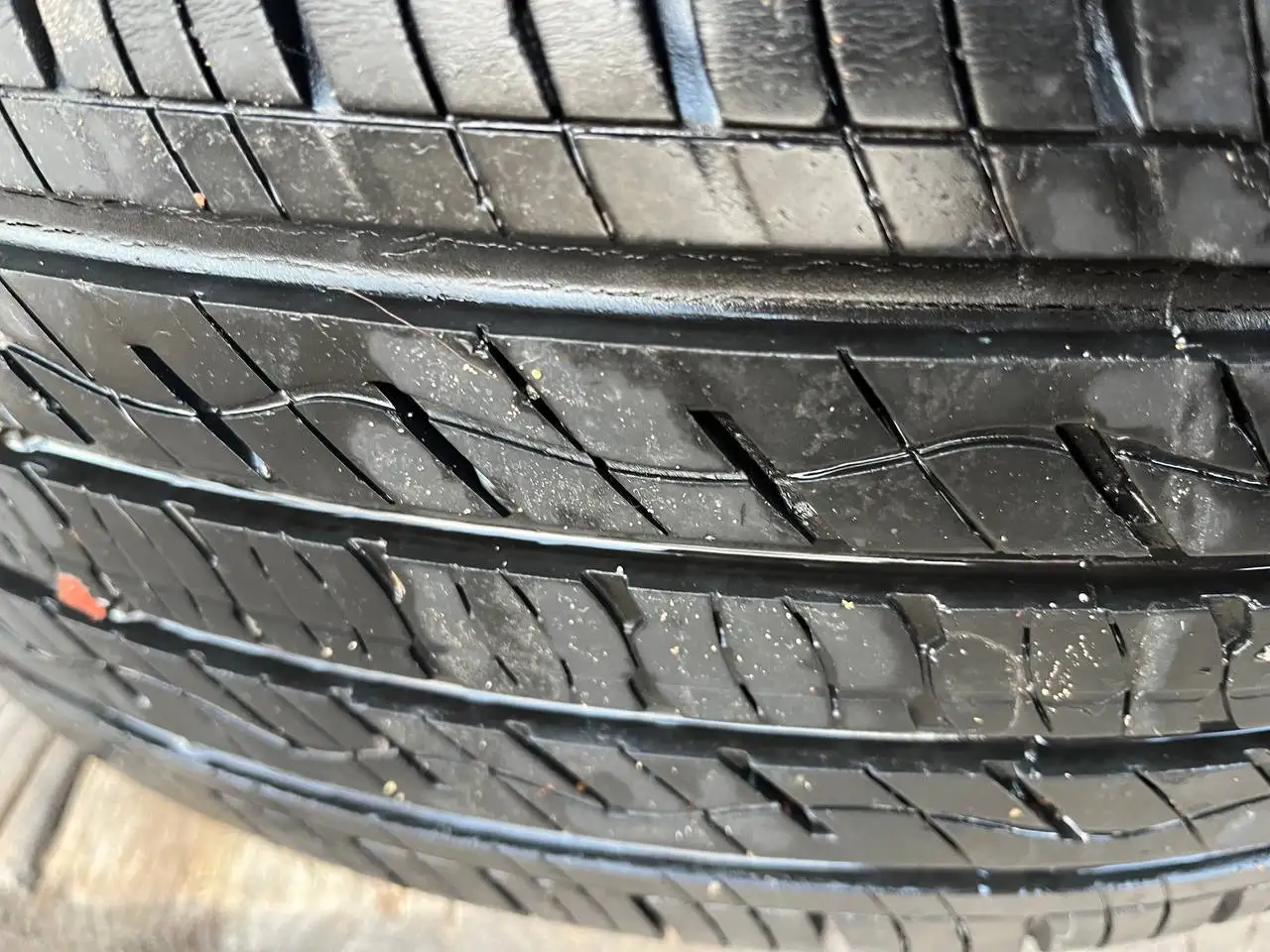 Шины Kumho Crugen Premium KL33 225/55 R18 с заплатками - Шины и диски (Запчасти) в Ижевск