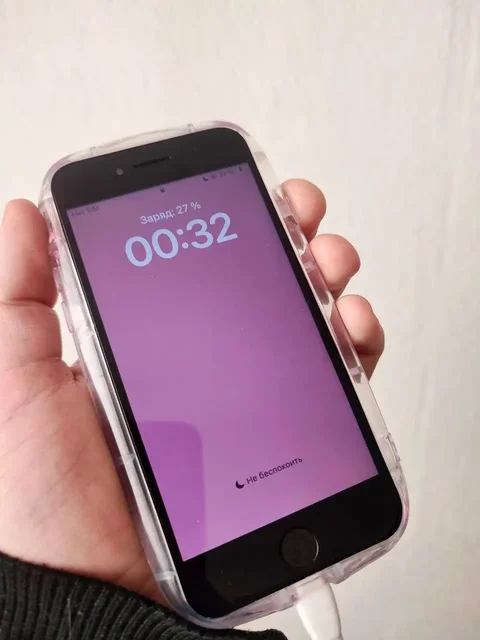 Продам iPhone 8 64 ГБ черный - Планшеты в Ижевск