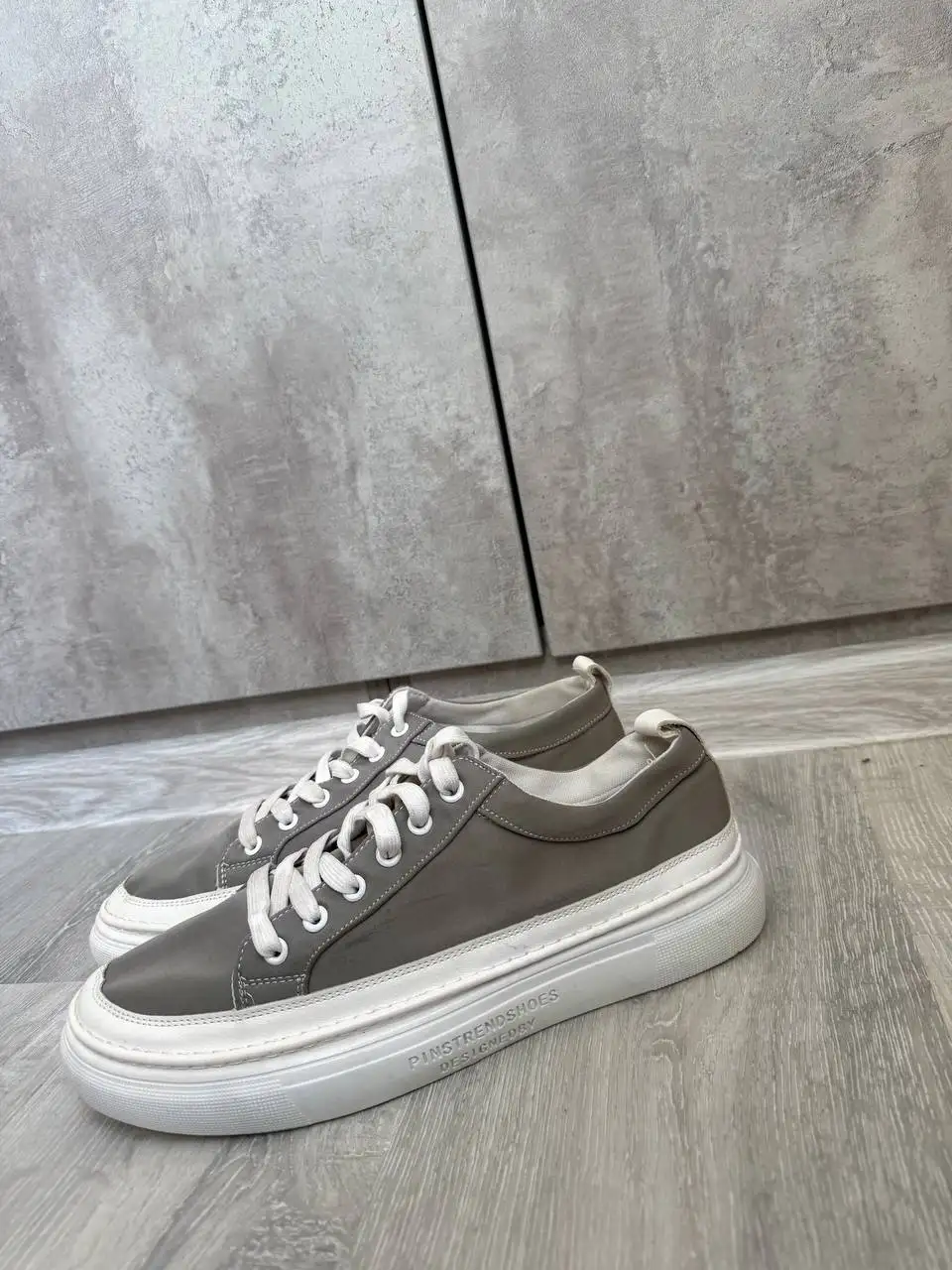 Обувь и аксессуары: кроссовки, тапочки, очки - Обувь (Одежда) в Ижевск