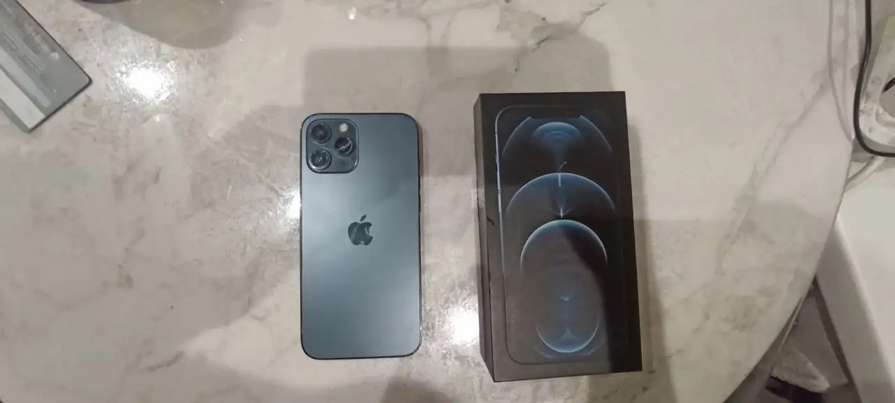 Продажа iPhone 12 Pro Max с дефектами - Смартфоны (Электроника) в Ижевск