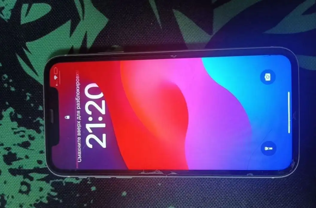 Продам iPhone 11 128 ГБ с полосой на экране - Смартфоны (Электроника) в Ижевск