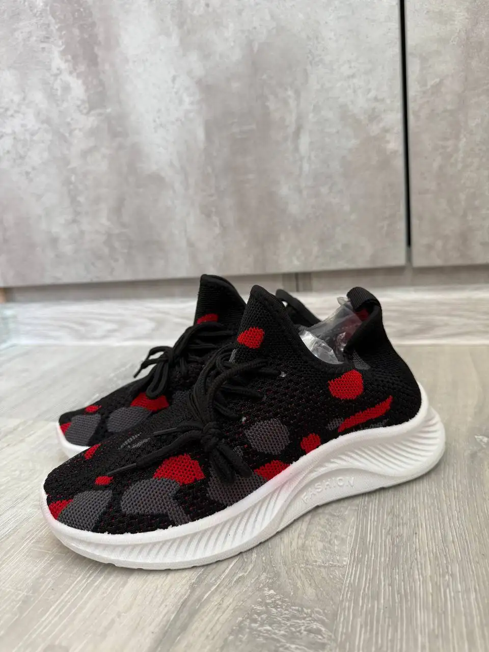 Кроссовки, тапочки, очки мужские и женские - Обувь и аксессуары (Одежда) в Ижевск