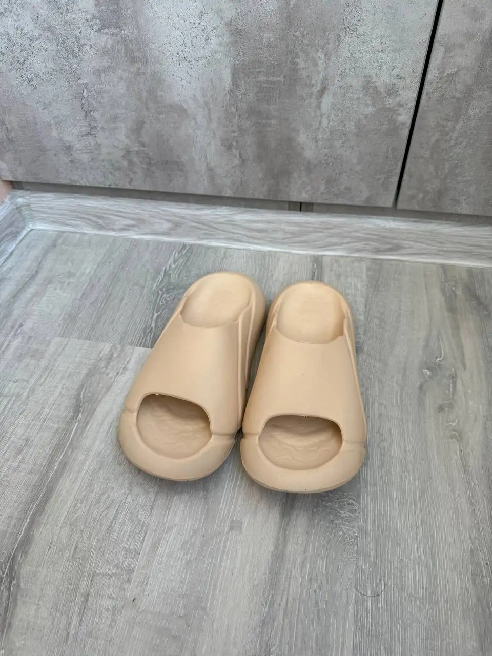 Кроссовки, тапочки, очки мужские и женские - Обувь и аксессуары (Одежда) в Ижевск