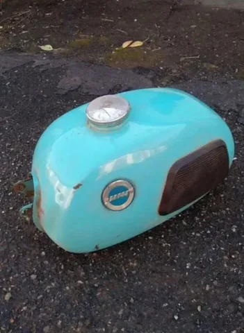 Бензобак на мотоцикл Иж - Автомобильные запчасти в Ижевск