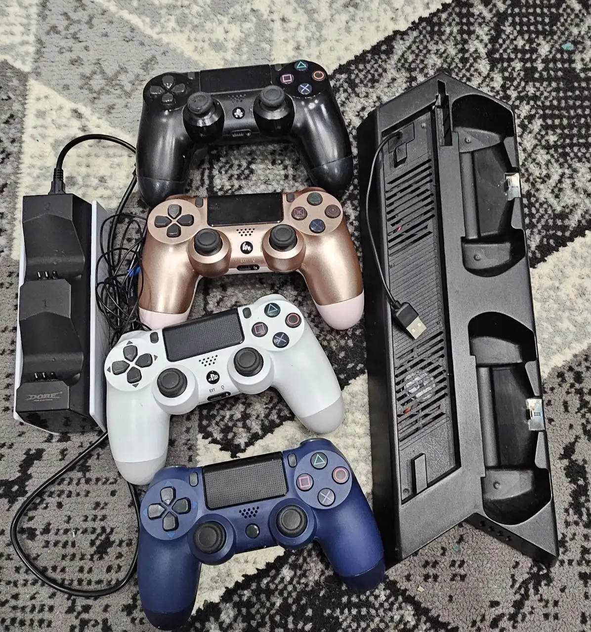 Док-станция с кулером и зарядкой для PS4 Slim с геймпадами - Игровые аксессуары (Электроника) в Ижевск