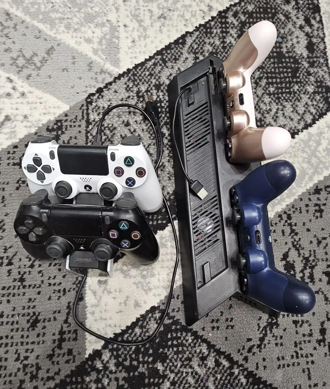 Док-станция с кулером и зарядкой для PS4 Slim с геймпадами - Игровые аксессуары (Электроника) в Ижевск