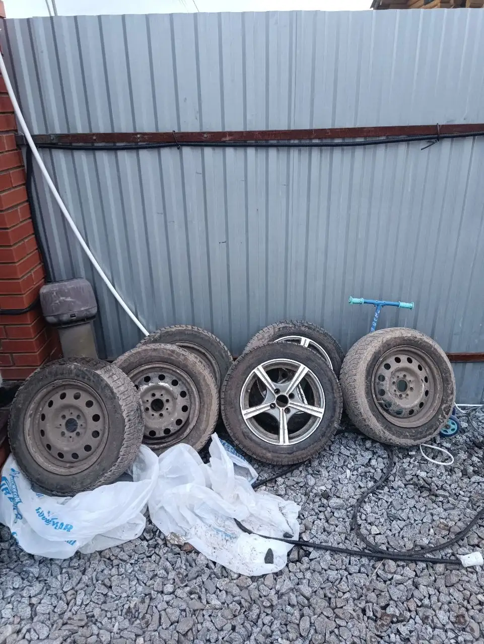 Продам колёса R14 4x98 на зимней резине - Колёса и шины (Авто) в Ижевск