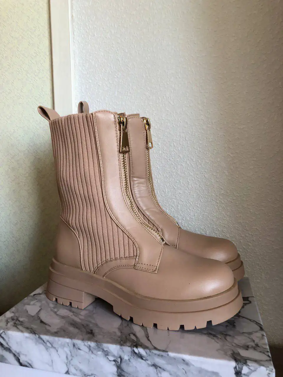 Остатки кроссовок, очков и тапочек - Обувь (Одежда) в Ижевск