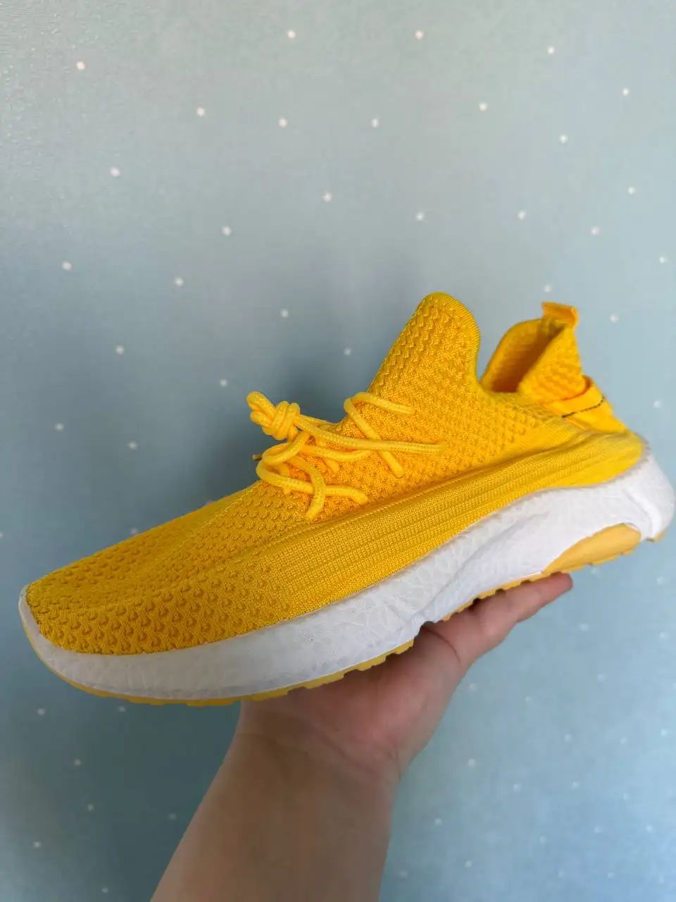 Распродажа остатков магазина кроссовок, очков и тапочек - Обувь и аксессуары (Одежда) в Ижевск