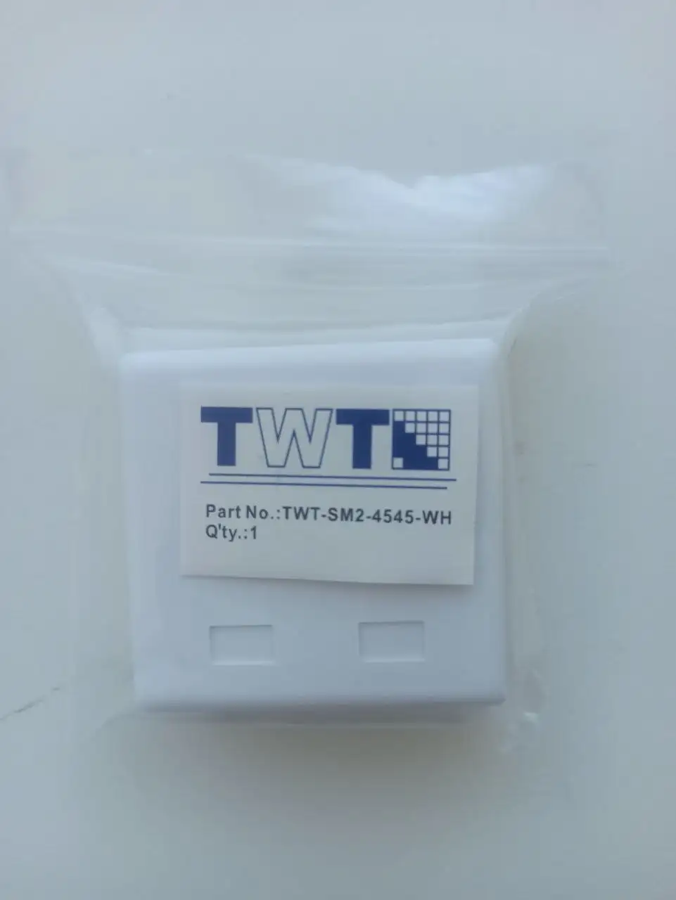 Розетка TWT 2 порта RJ-45, кат.5e, белая SM2-4545-WH - Компьютерные комплектующие (Электроника) в Ижевск