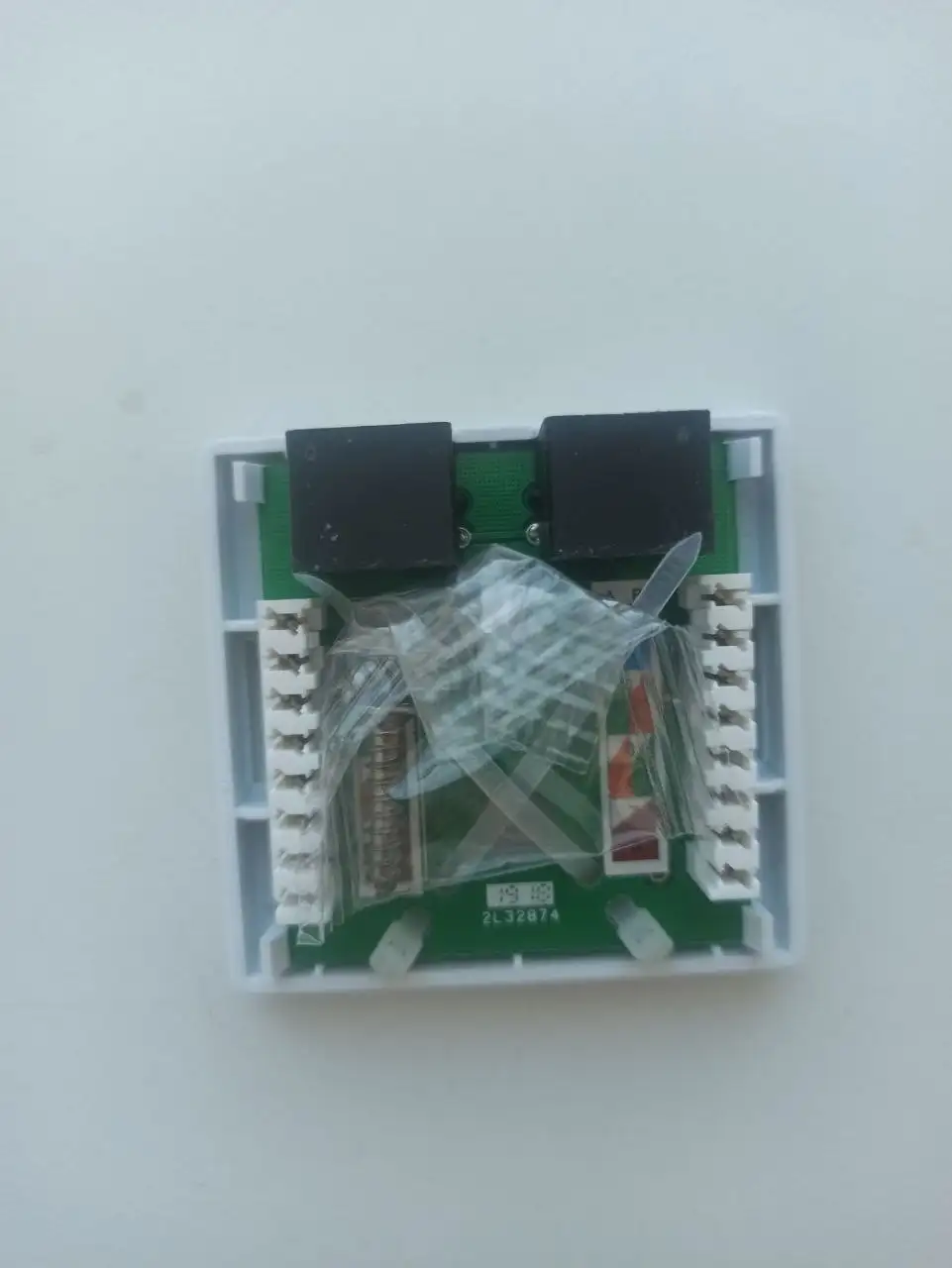 Розетка TWT 2 порта RJ-45, кат.5e, белая SM2-4545-WH - Компьютерные комплектующие (Электроника) в Ижевск