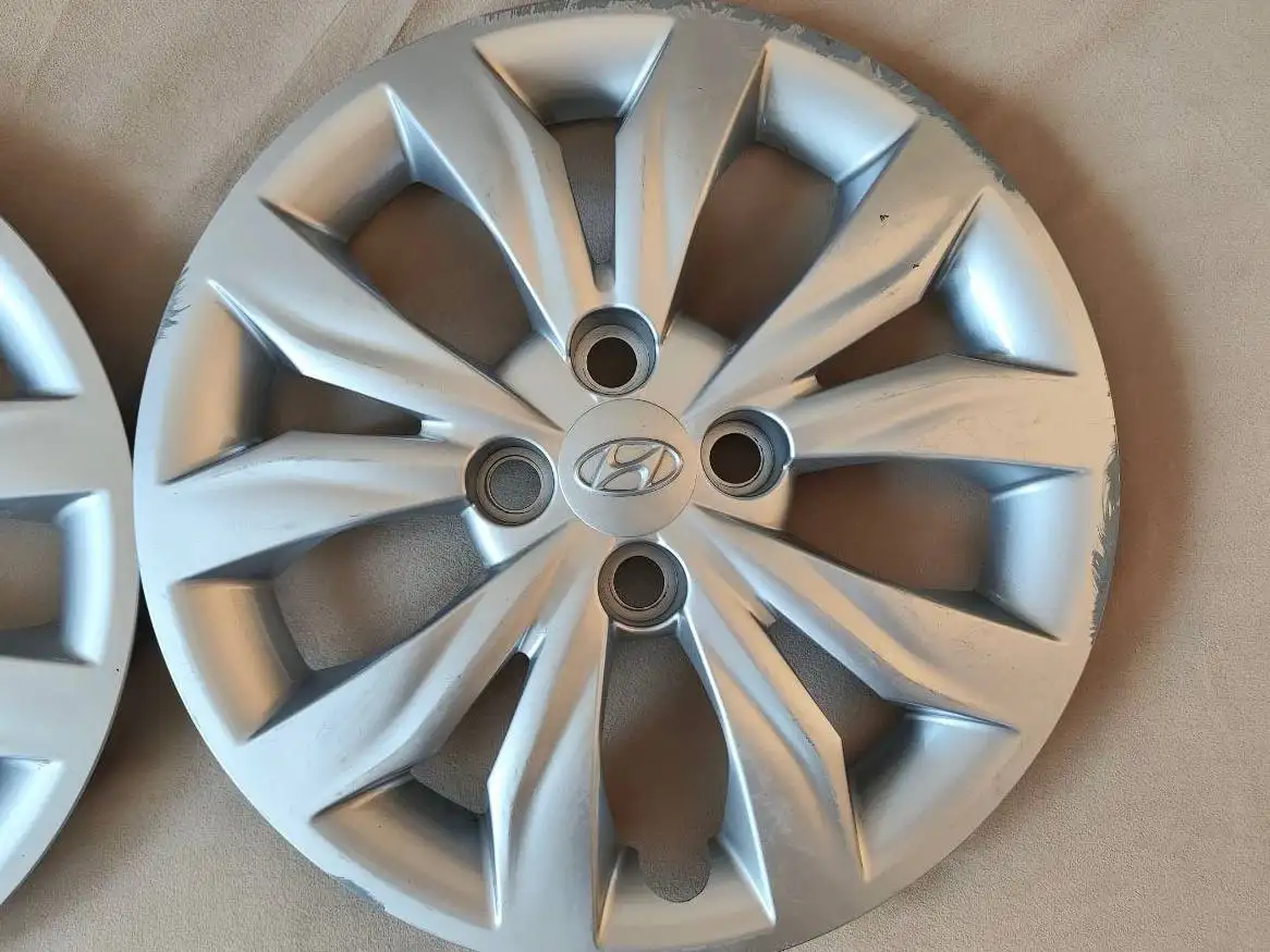 Продам два колпака на Hyundai R15 - Шины и диски (Авто) в Ижевск
