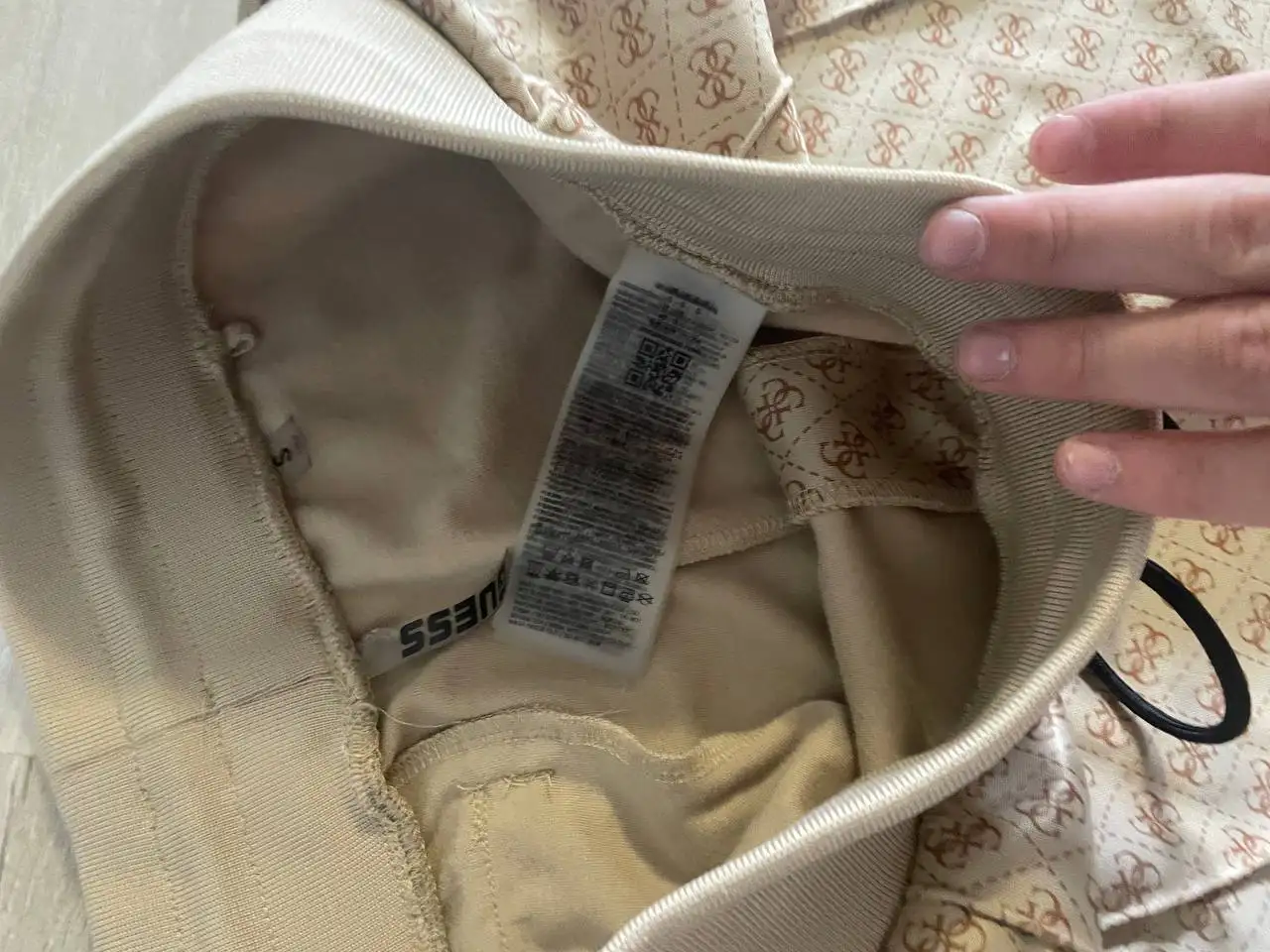 Продам guess - Верхняя одежда (Одежда) в Ижевск