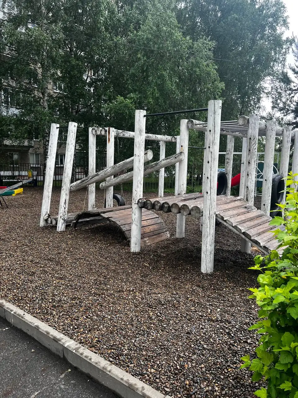 Бесплатные бревна от детского городка - Барахолка в Ижевск