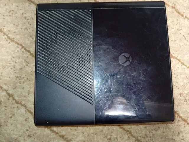 Продаю Xbox 360 с играми и двумя джойстиками - Вейпы и аксессуары в Ижевск