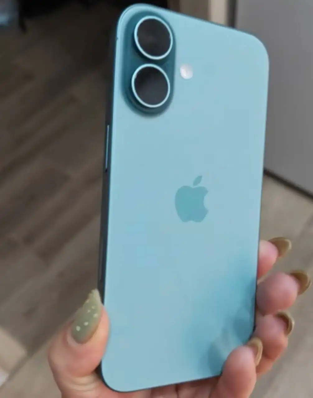 Продаю iPhone 16 - Смартфоны (Электроника) в Ижевск