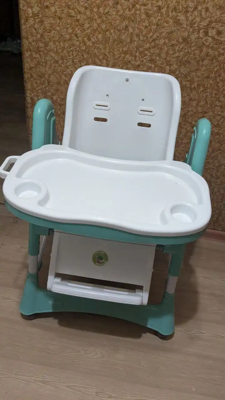 Стульчик для кормления и санки в Ижевске