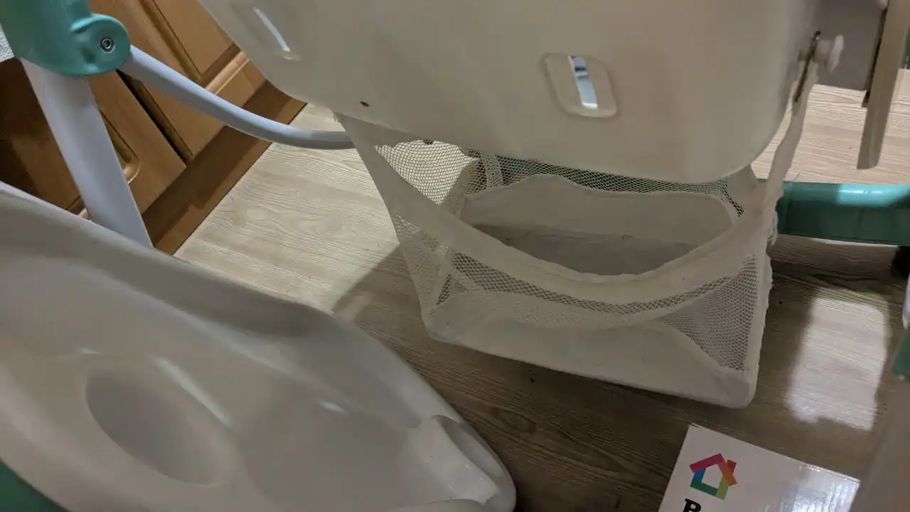 Стульчик для кормления и санки в Ижевске