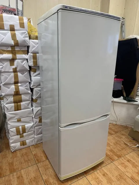 Продам рабочий полностью проверенный холодильник - Для дома и дачи в Ижевск