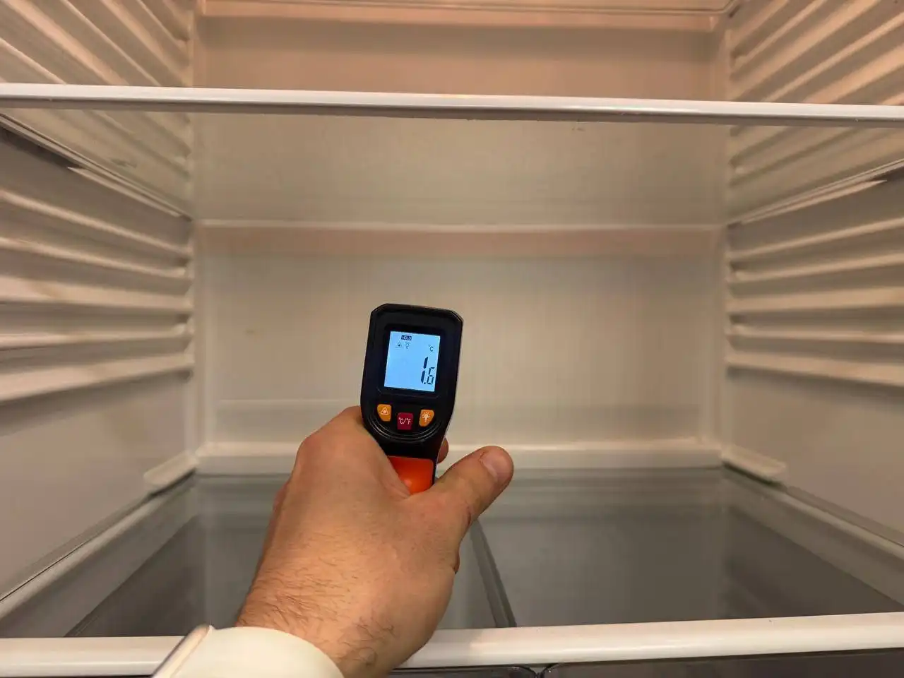 Продам рабочий полностью проверенный холодильник