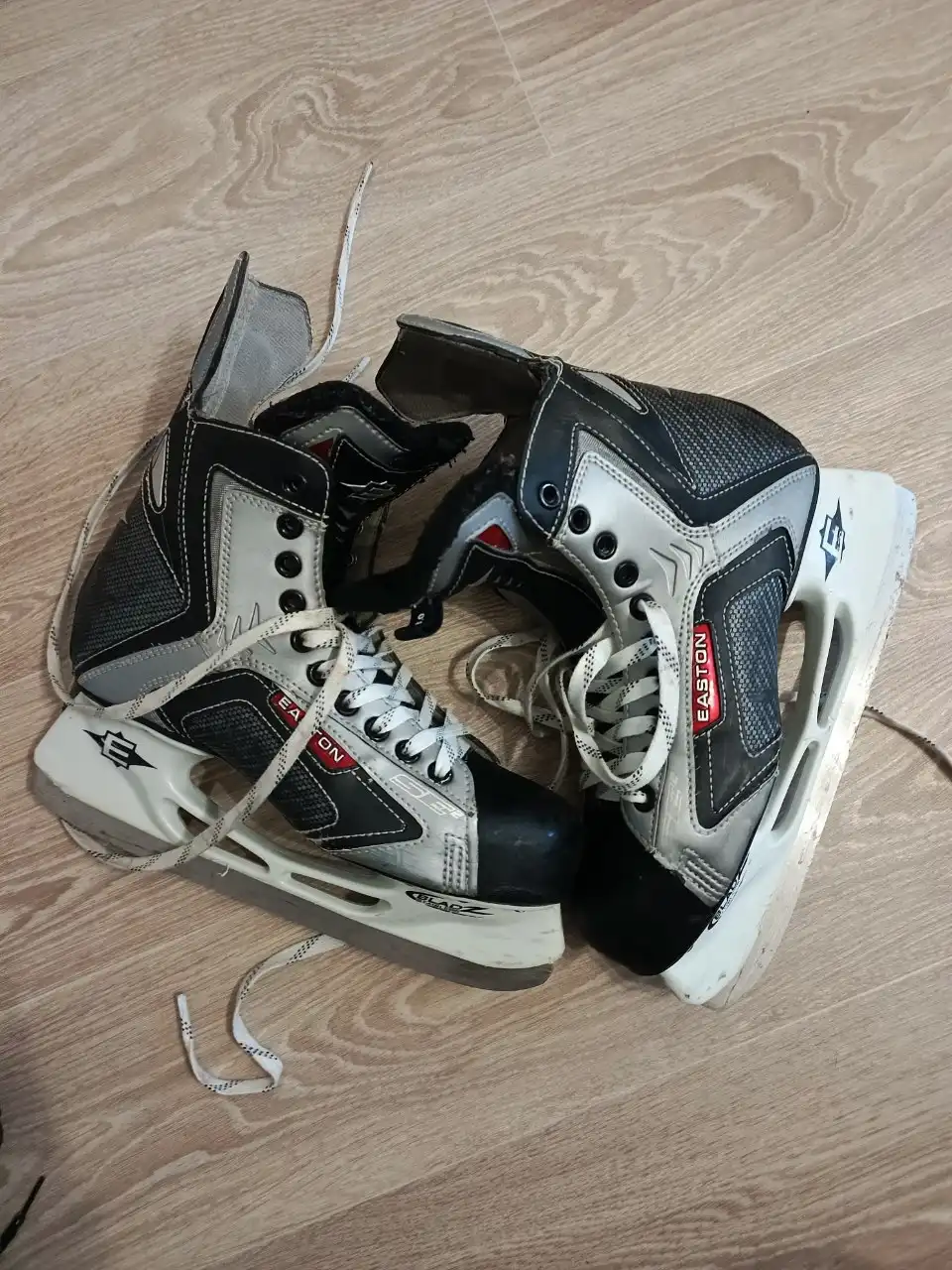 Хоккейные коньки Easton SE2 с дефектами