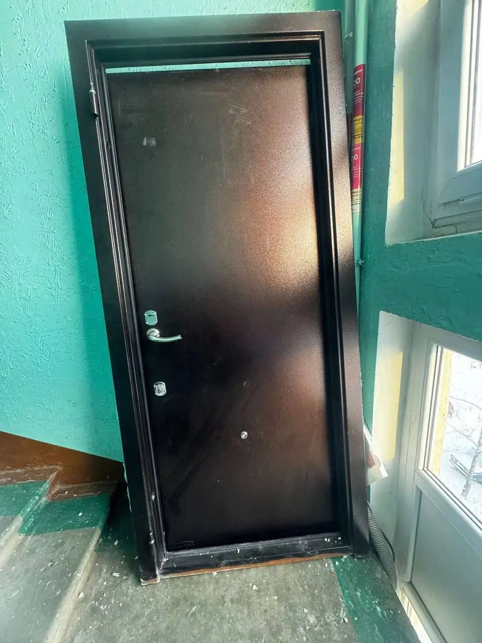 Продам входную дверь в хорошем состоянии