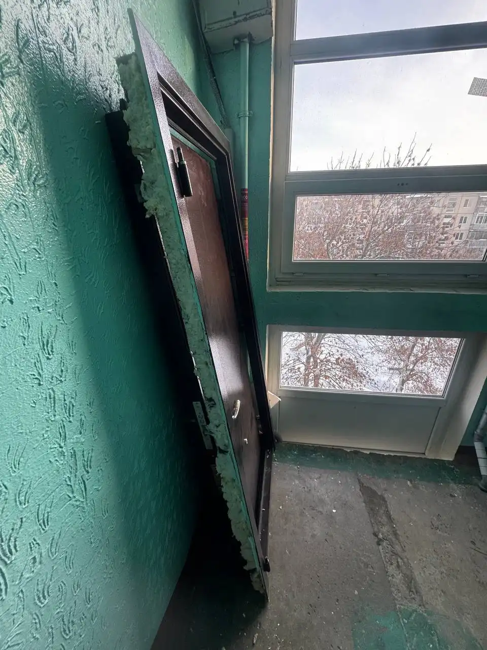 Продам входную дверь в хорошем состоянии