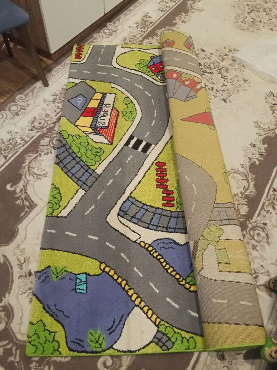 Продажа ковра 200x300, мало пользовались - Ковры и покрытия (Для дома и дачи) в Ижевск