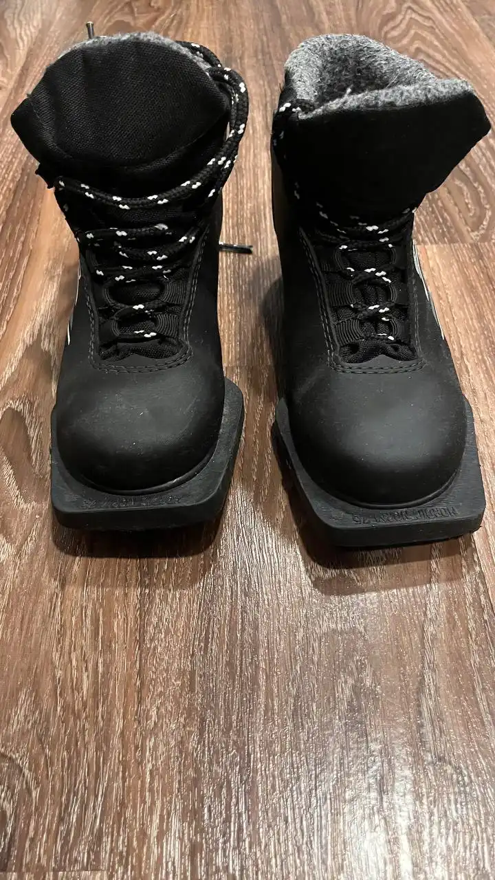 Лыжные ботинки б/у - Лыжное снаряжение (Хобби и отдых) в Ижевск