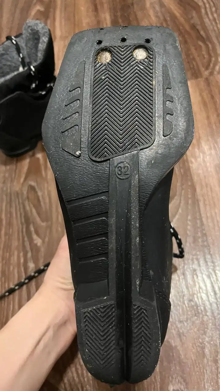 Лыжные ботинки б/у - Лыжное снаряжение (Хобби и отдых) в Ижевск