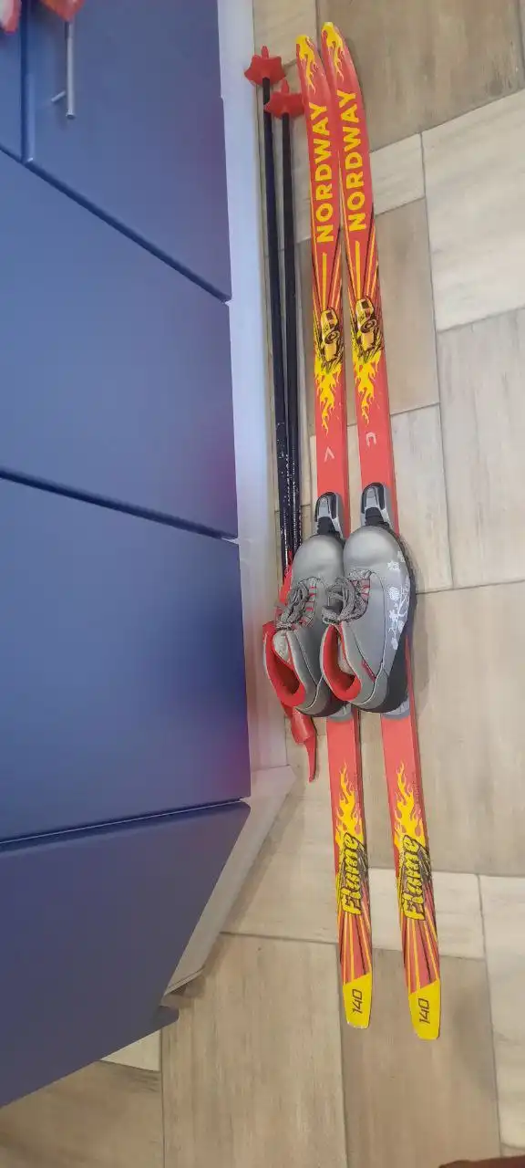 Продам лыжи с ботинками и палками - Лыжи (Хобби и отдых) в Ижевск