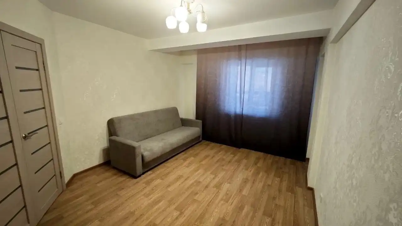 Сдам светлую просторную квартиру 36 кв. м с панорамным балконом - Квартиры (Недвижимость) в Казань