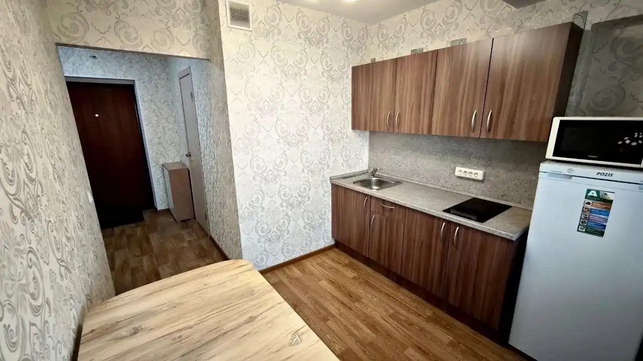 Сдам светлую просторную квартиру 36 кв. м с панорамным балконом - Квартиры (Недвижимость) в Казань