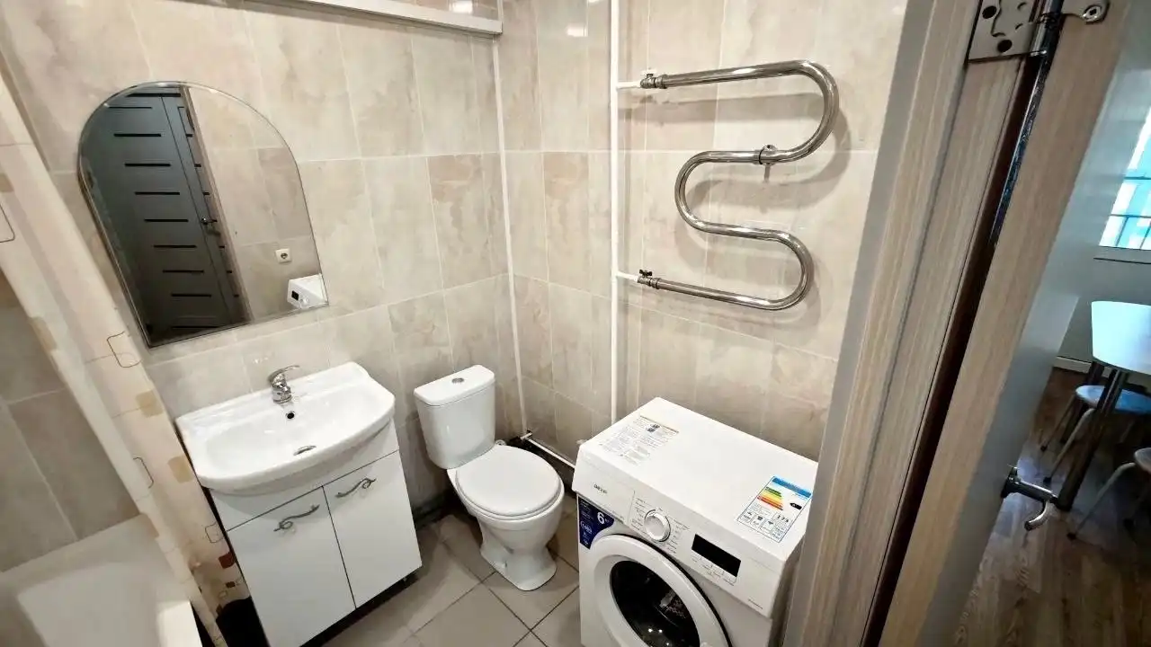 Сдам светлую просторную квартиру 36 кв. м с панорамным балконом - Квартиры (Недвижимость) в Казань