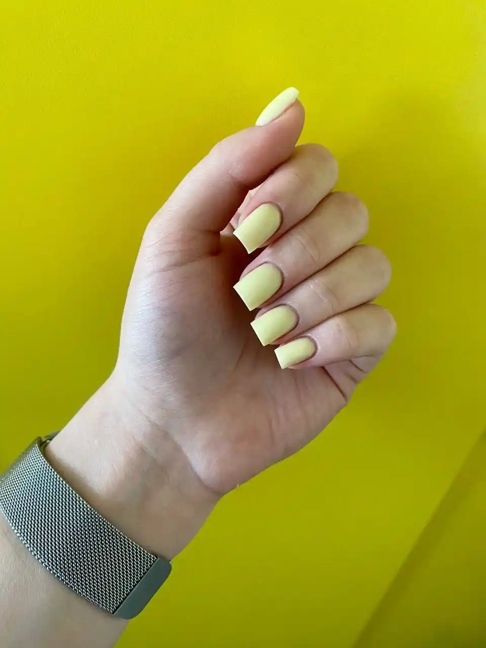 Скидка на маникюр за приведенную подругу