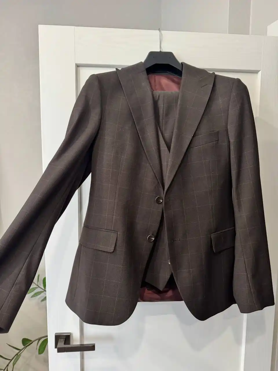 Мужской классический костюм и ботинки - частное объявление в Тюмень