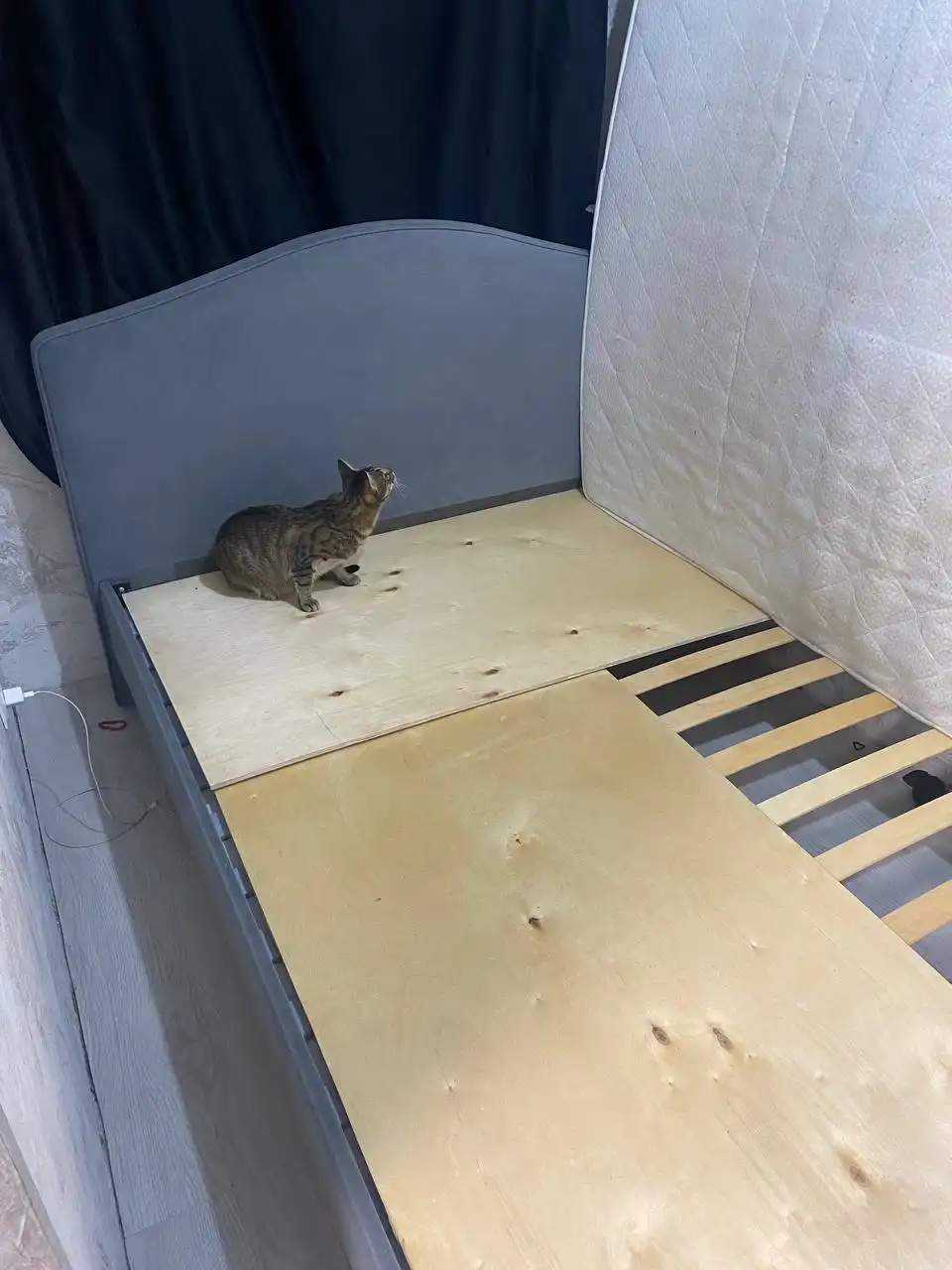 Продажа мебели и одежды