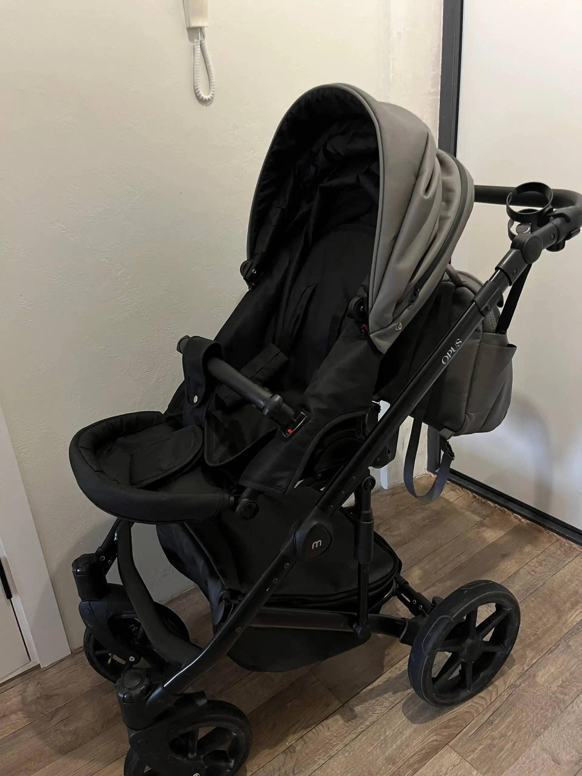 Продам коляску MowBaby Opus 2 в 1