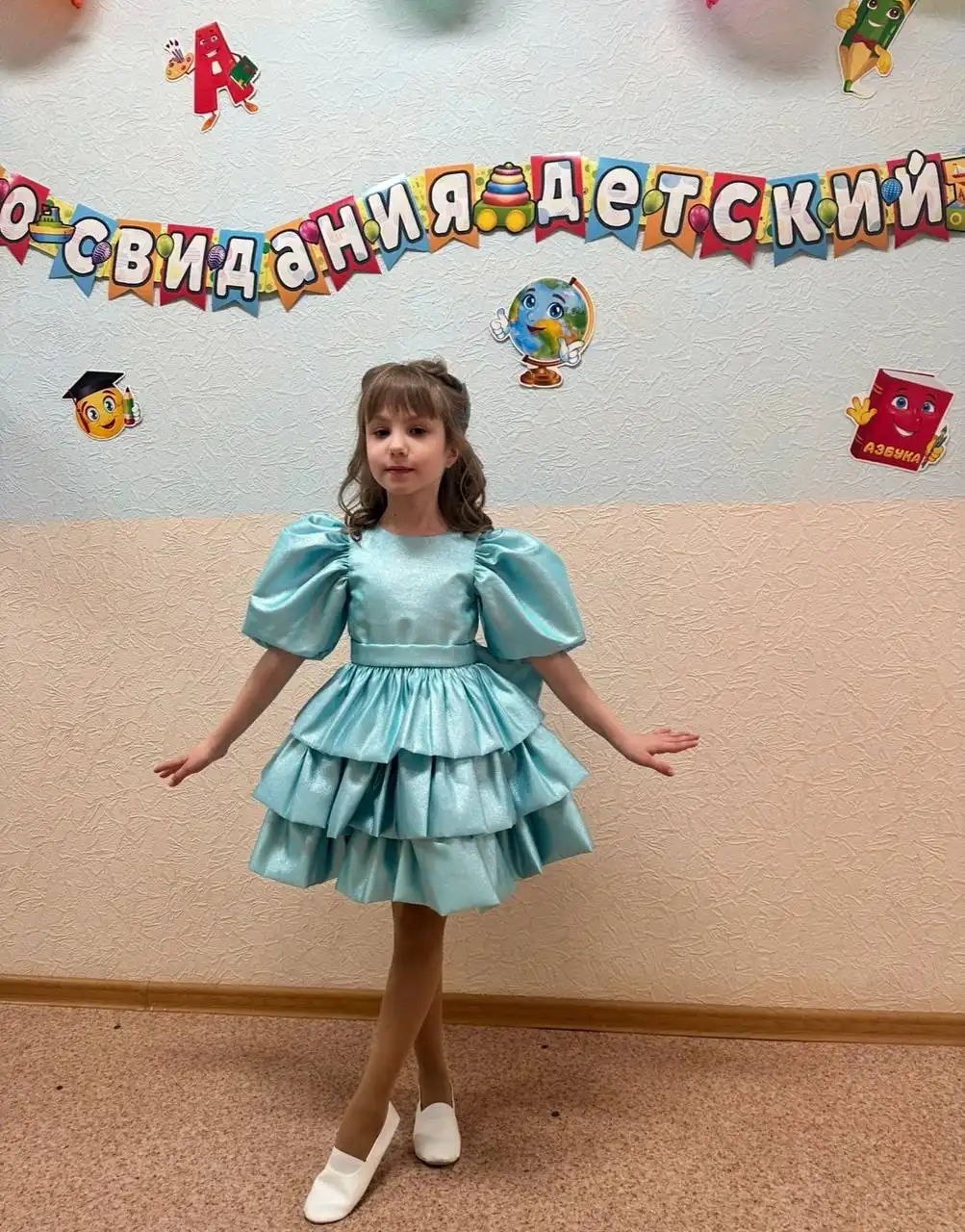 Продам нарядное платье размер 116-122