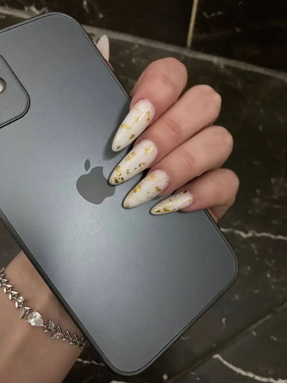 Новогодние подарки и лазерная эпиляция в салоне