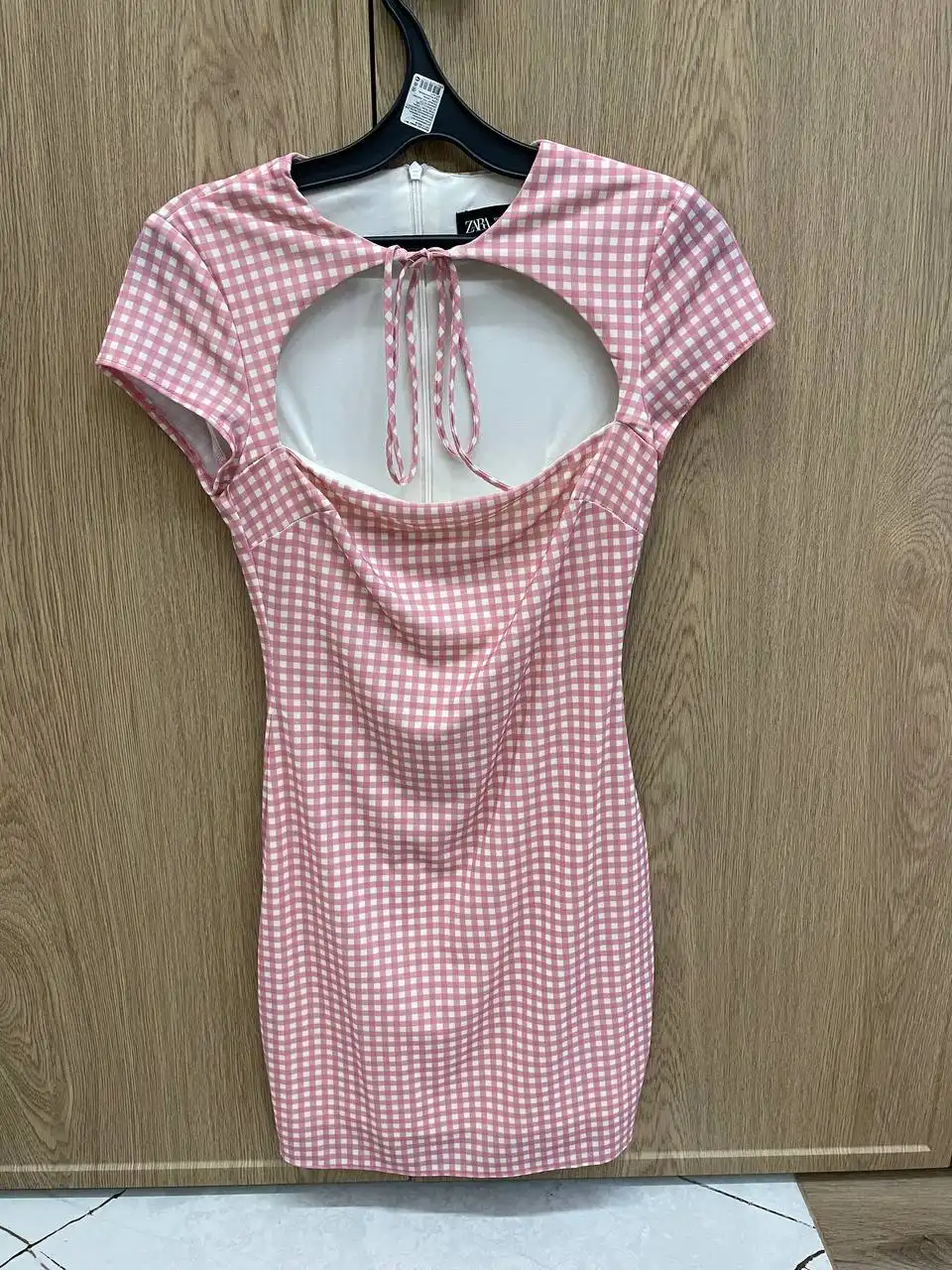 Продажа платьев Zara, Mango