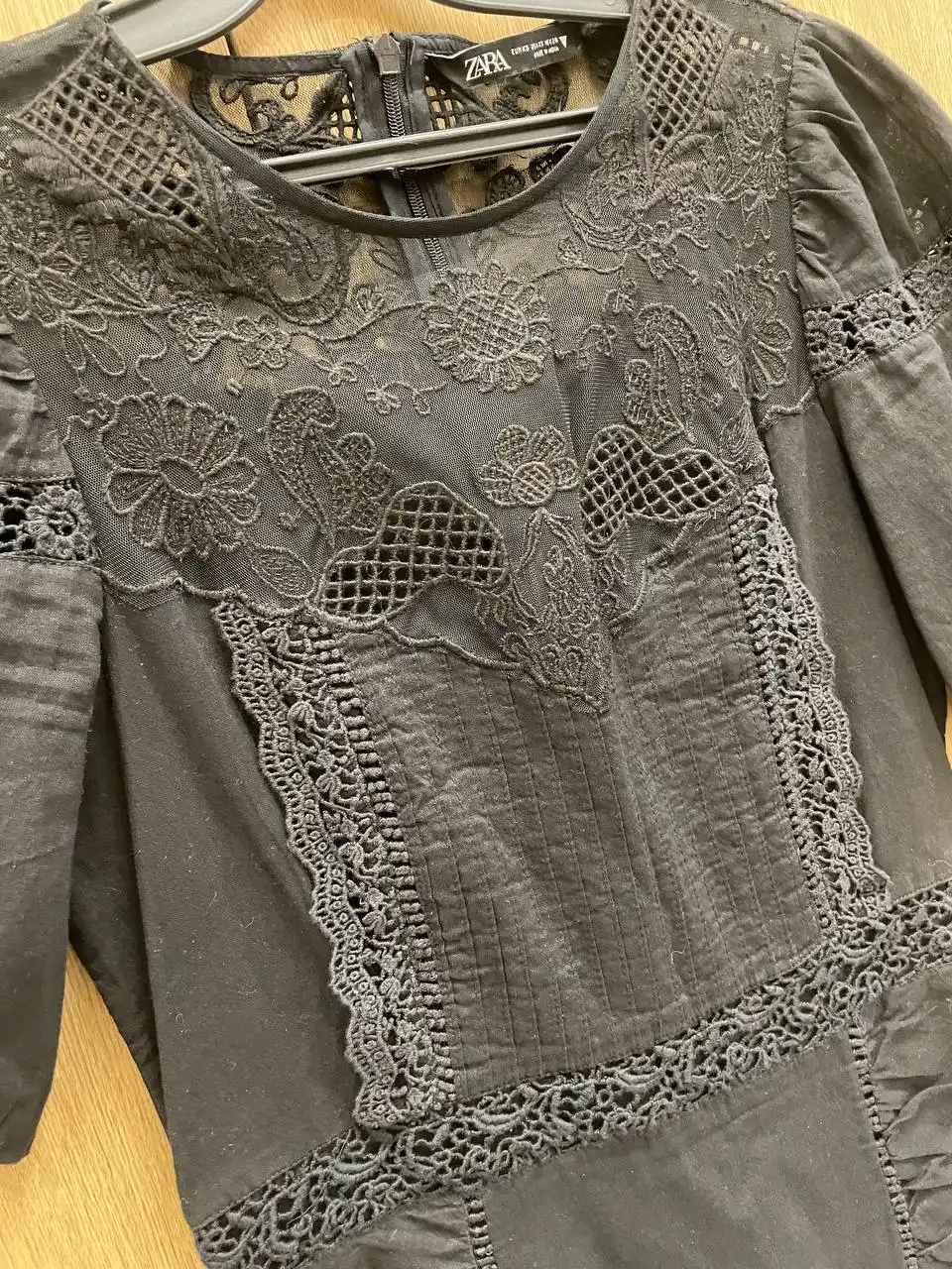 Продажа платьев Zara, Mango