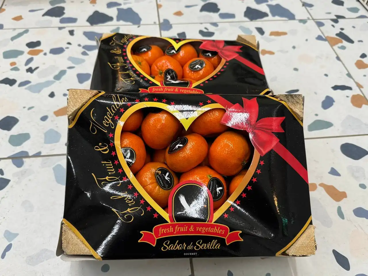 Свежие фрукты, сладости и орешки в Плеханово