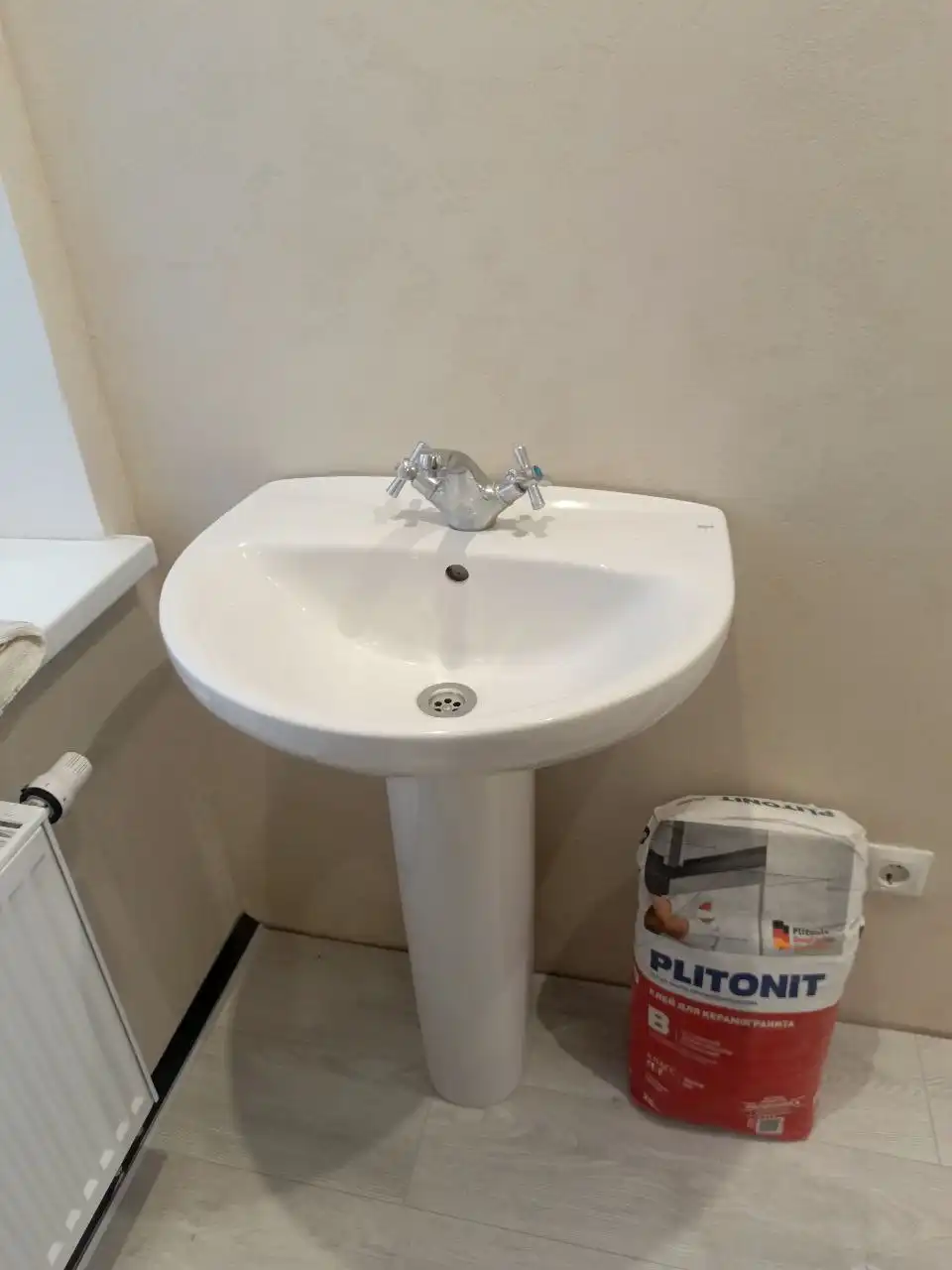 Раковина с пьедесталом б/у - Сантехника (Для дома и дачи) в Тюмень