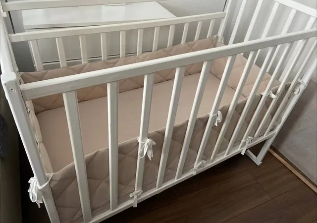 Детская кроватка с матрасом и бортиками - Одежда для детей в Тюмень