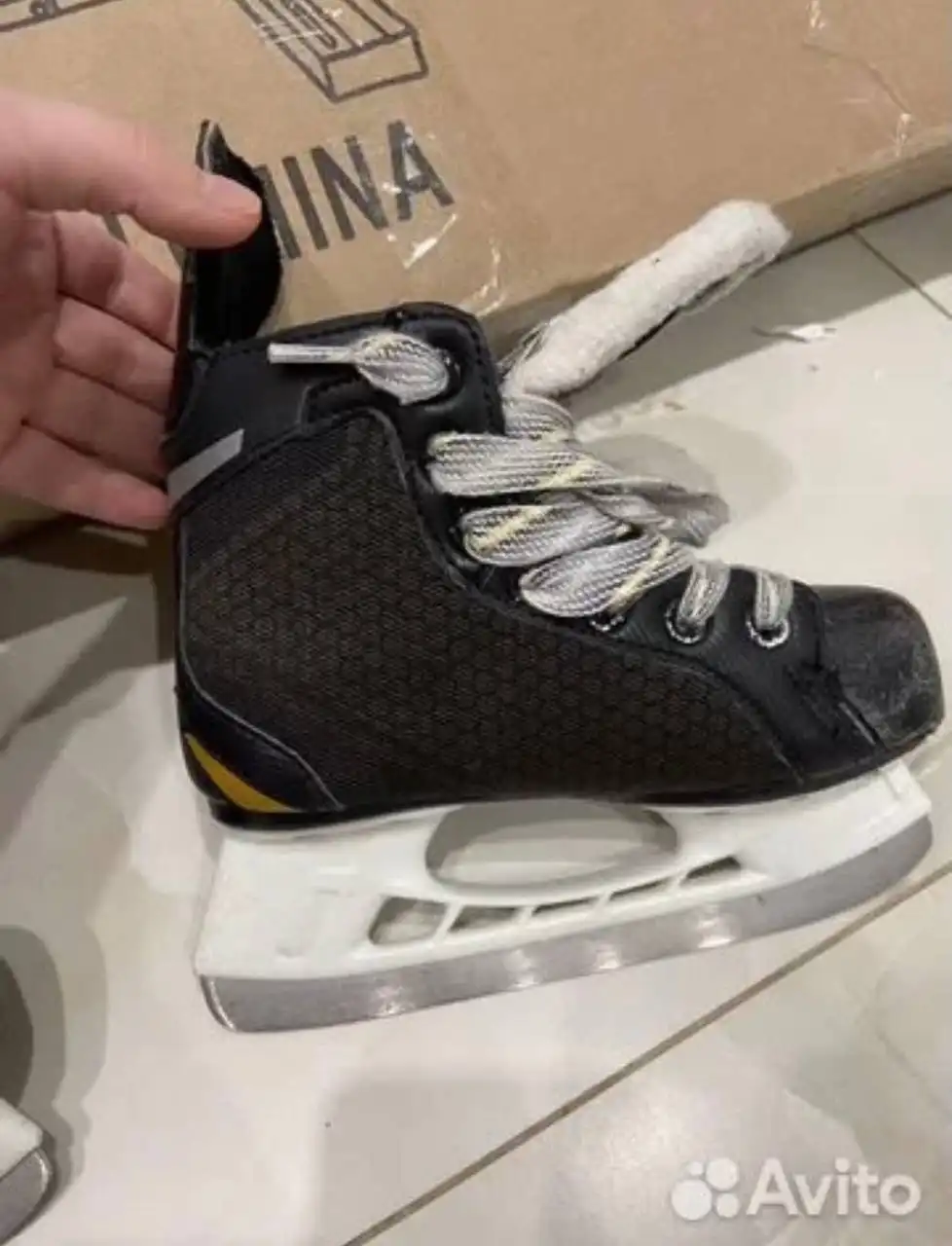 Продажа коньков хоккейных, шорт и гамаш, участка ИЖС, отдам детские погремушки - Барахолка в Тюмень