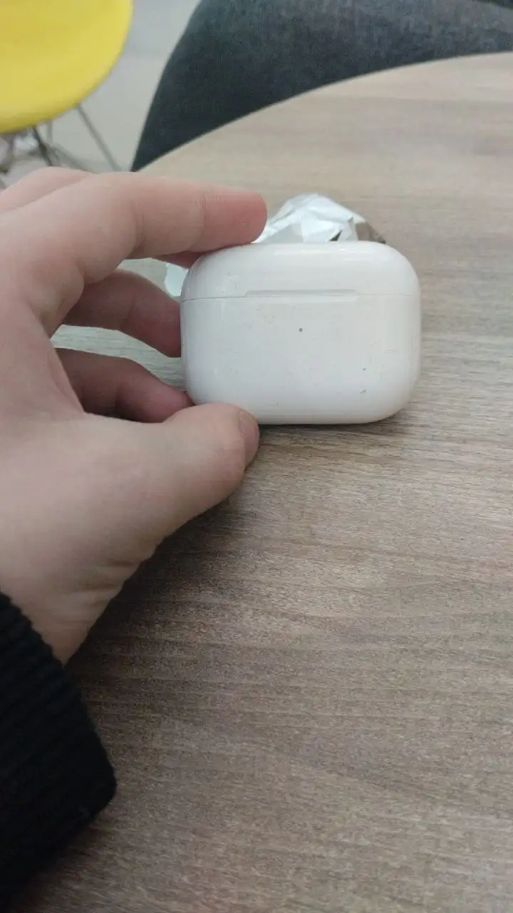 Обмен наушников AirPods - Наушники (Электроника) в Омск