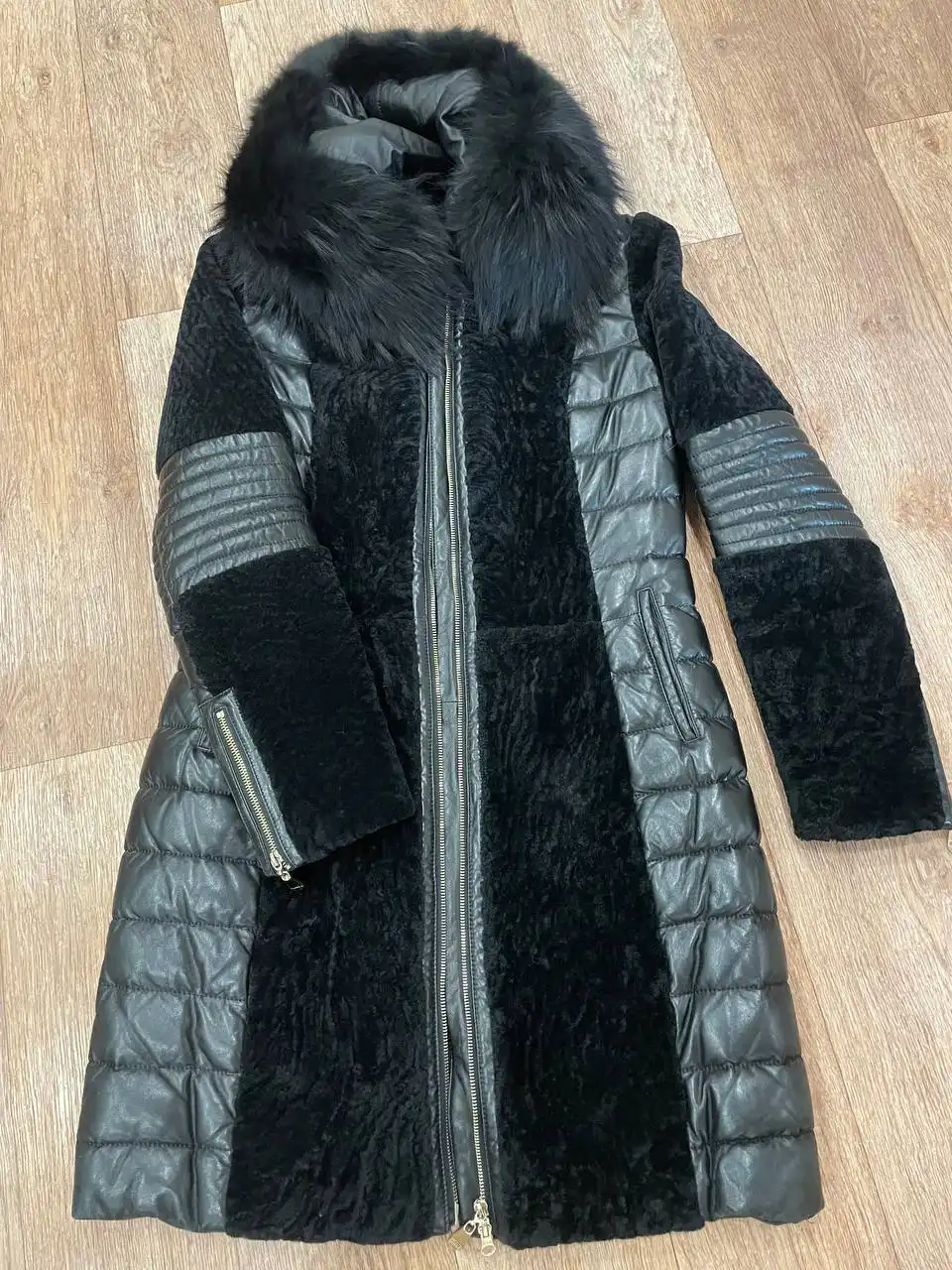 Тёплый кожаный пуховик